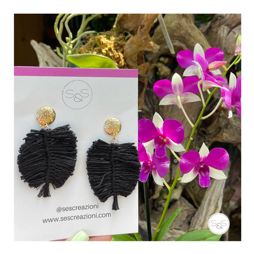 Leaf Macrame Black Earrings