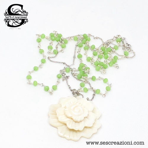 Flower white resin Necklace